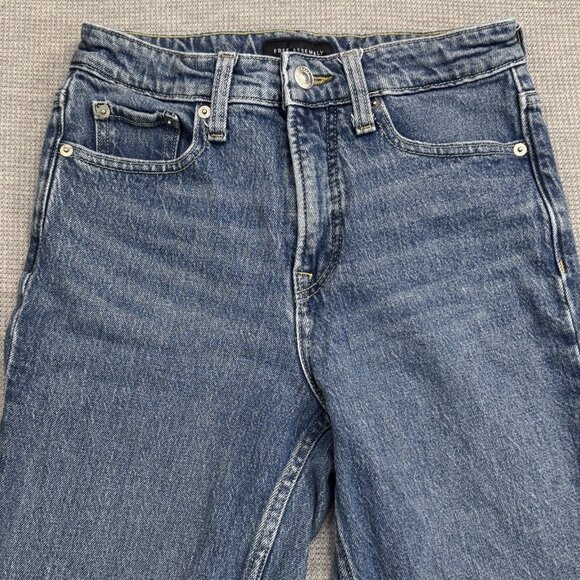 Free Assembly Womens Size 2 Blue Denim 90s Straight Jeans Mid Rise 5 Pockets - Picture 3 of 14